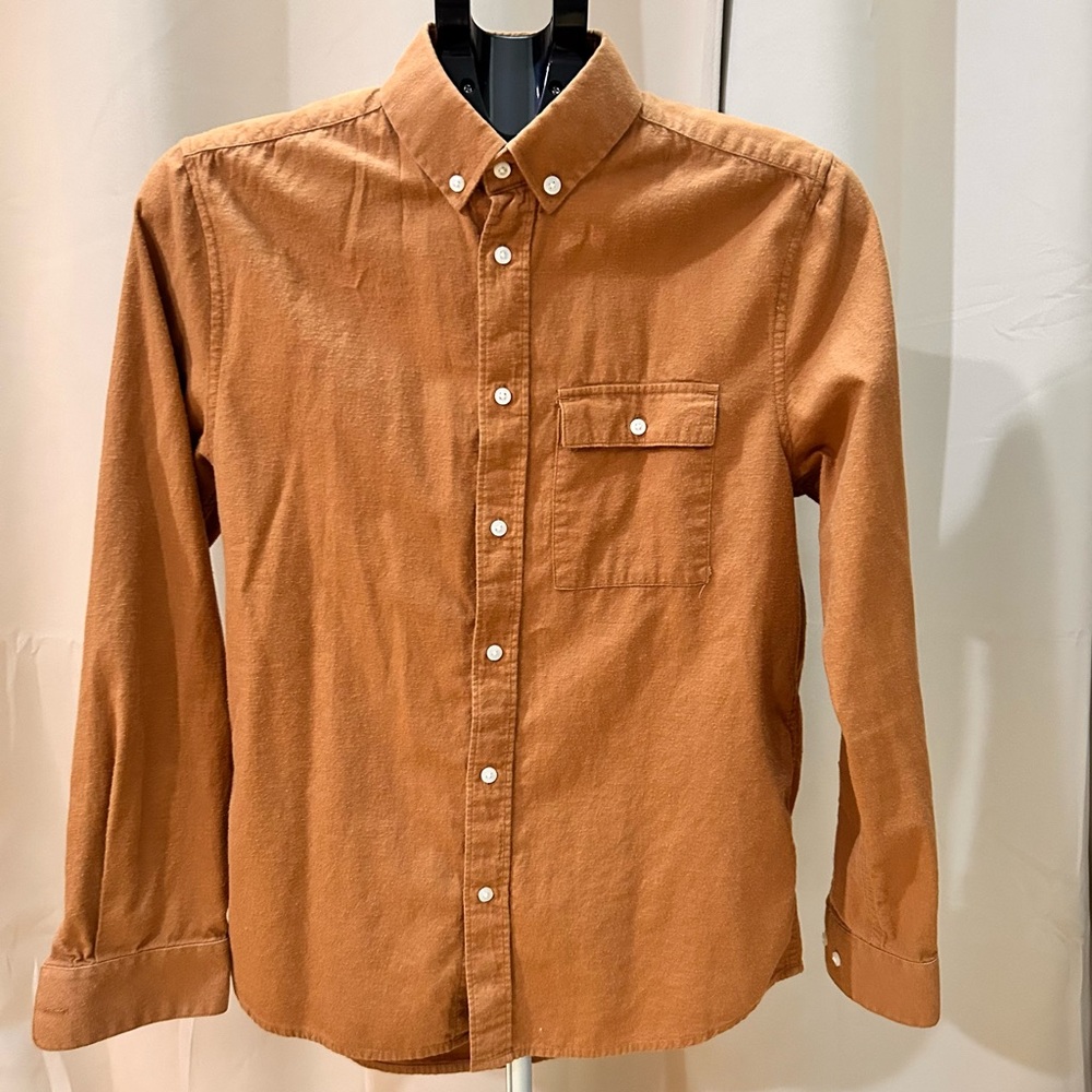 H&M Men’s Flannel long sleeve, button down shirt. Golden-brown colour. Size S